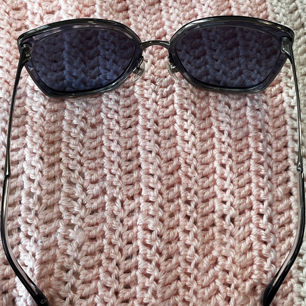 CHANEL Black Frame Blue Lens Oversized Sunglasses - Picture 4 of 10